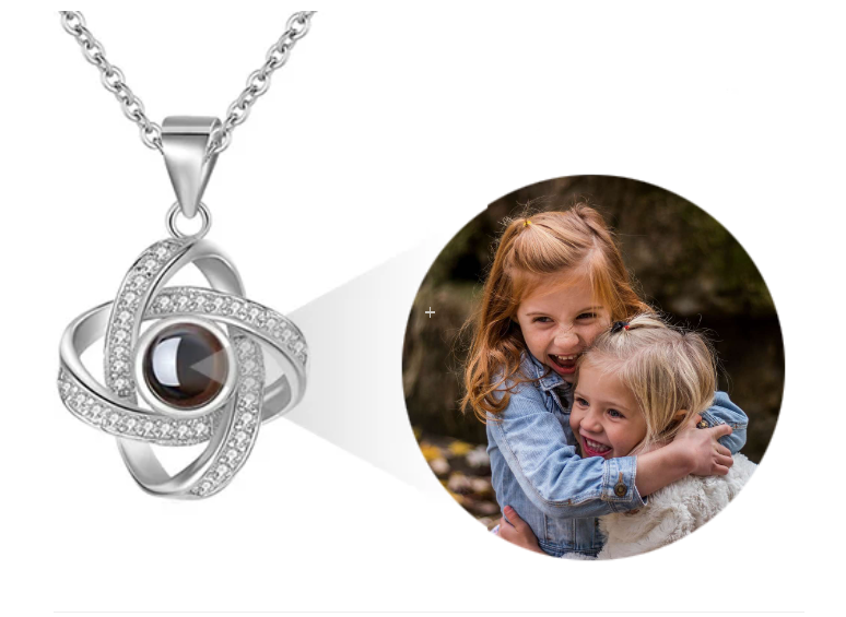 Projection Interlocked Pendant Necklace